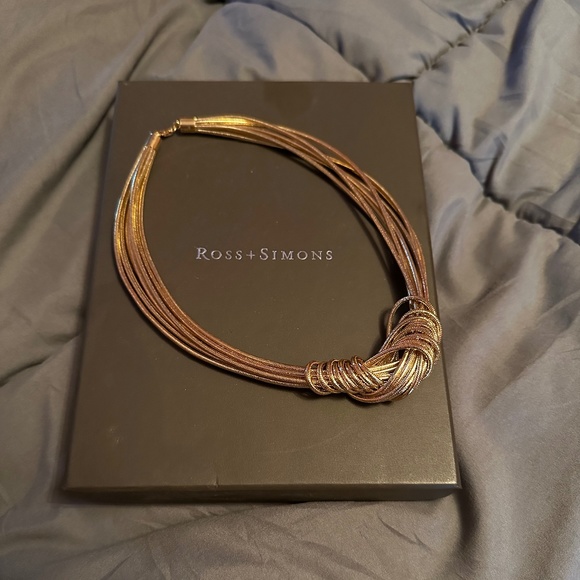 ROSS SIMONS/ Gold knotted accent necklace - Picture 1 of 5